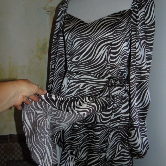 WAYF Animal Print Dress Mini Puff Sleeve Wrap Brown White Zebra Medium Smocked`` - Picture 3 of 7